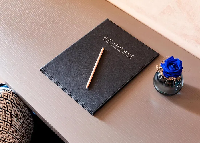 Amadomus Luxury Suites Napoli